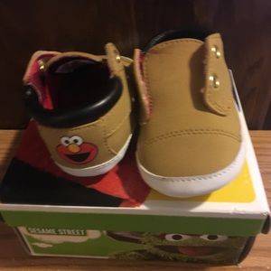 NIB Elmo shoes